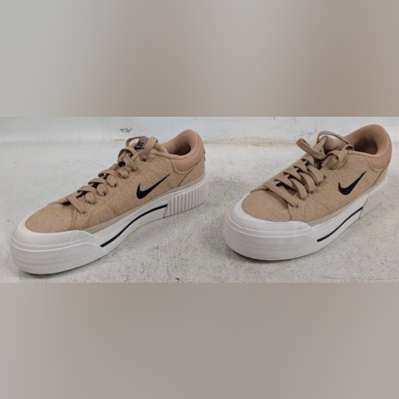 Nike Women's Court Legacy Lift Platform Sneakers Size US 7.5 NWOT MSRP 94.99 - Picture 5 of 10